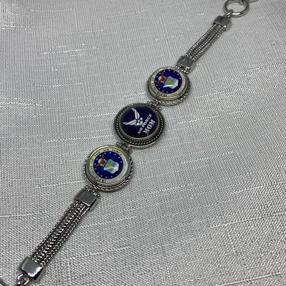 🇺🇸Air Force Mom 3 Charm Bracelet - Oh Snap! - Picture 3 of 5
